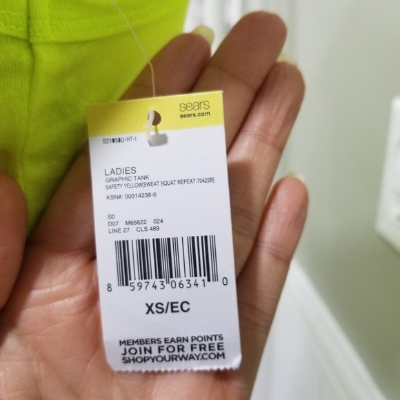 ATHLETECH Tank Top Color Green. - Picture 10 of 10